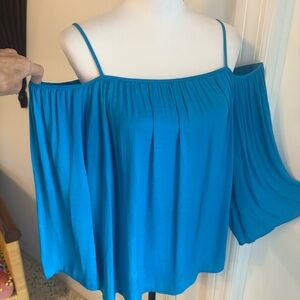 VINCE CAMUTO Off Shoulder Long Sleeve silky feel Pullover Blouse. Beautiful! Sm